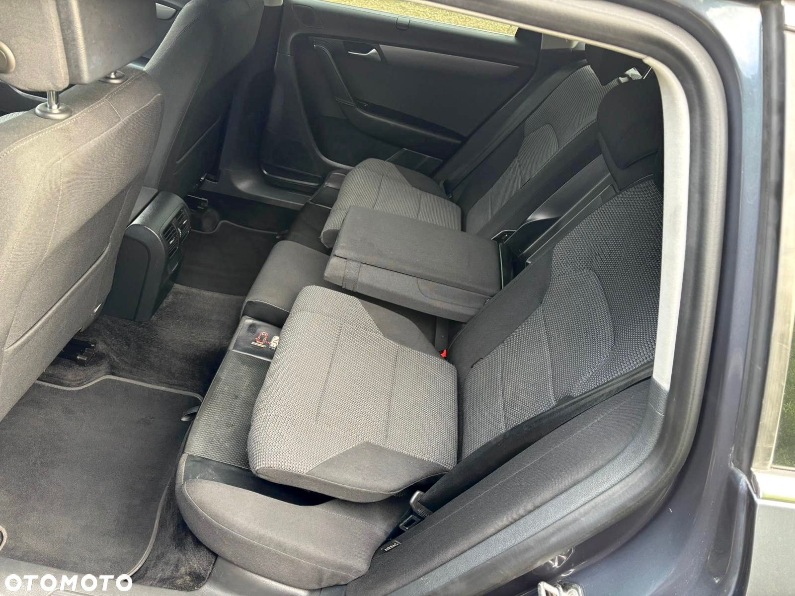 Volkswagen Passat 2.0 TDI Highline DSG - 29