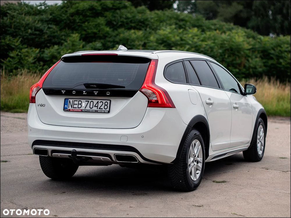 Volvo V60 Cross Country - 9