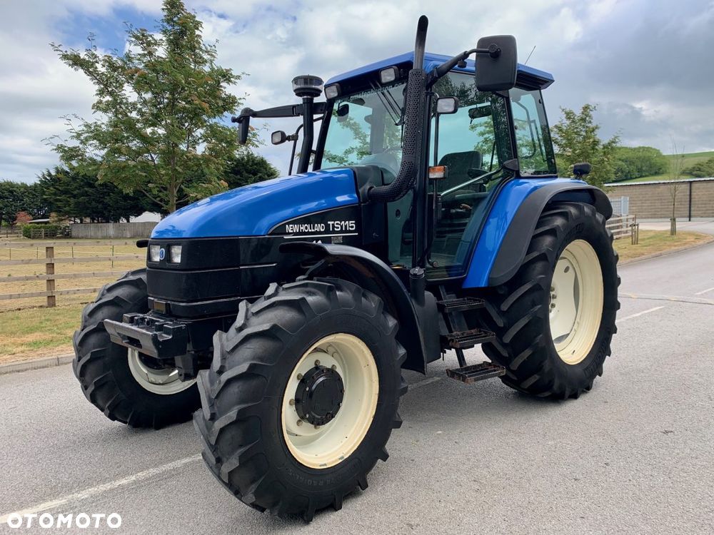 New Holland TS115 - 1