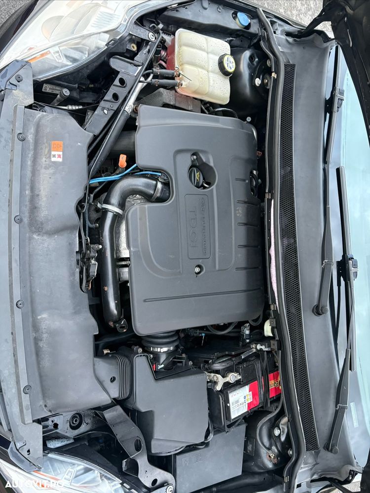 Ford Focus 1.6 TDCi DPF Trend - 6
