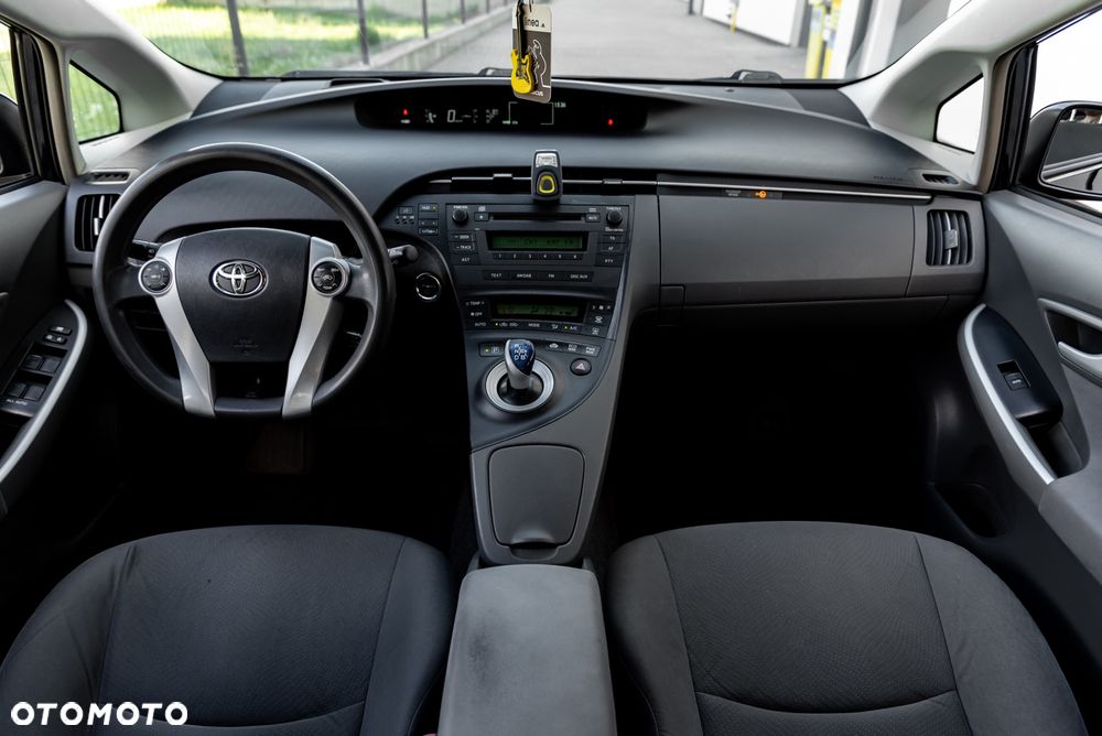 Toyota Prius 1.8 HSD Premium - 28