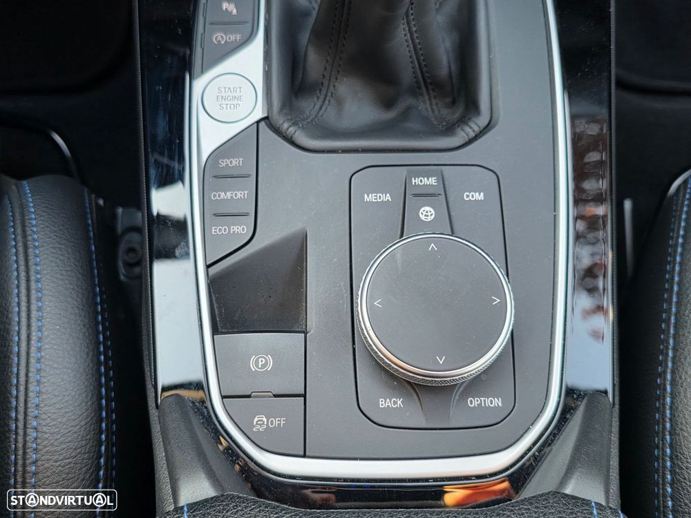 BMW 116 d Pack Desportivo M - 16