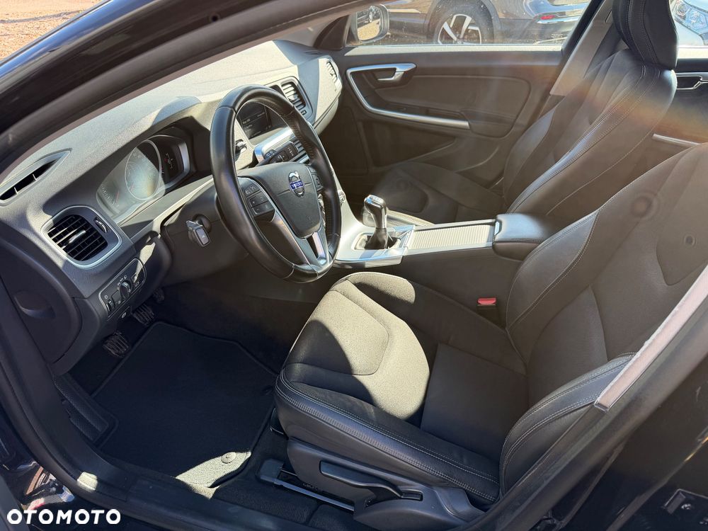 Volvo V60 D4 Drive-E Momentum - 5
