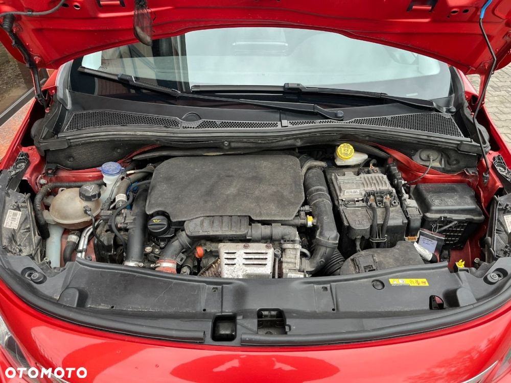 Peugeot 2008 1.2 Pure Tech Allure S&S - 31