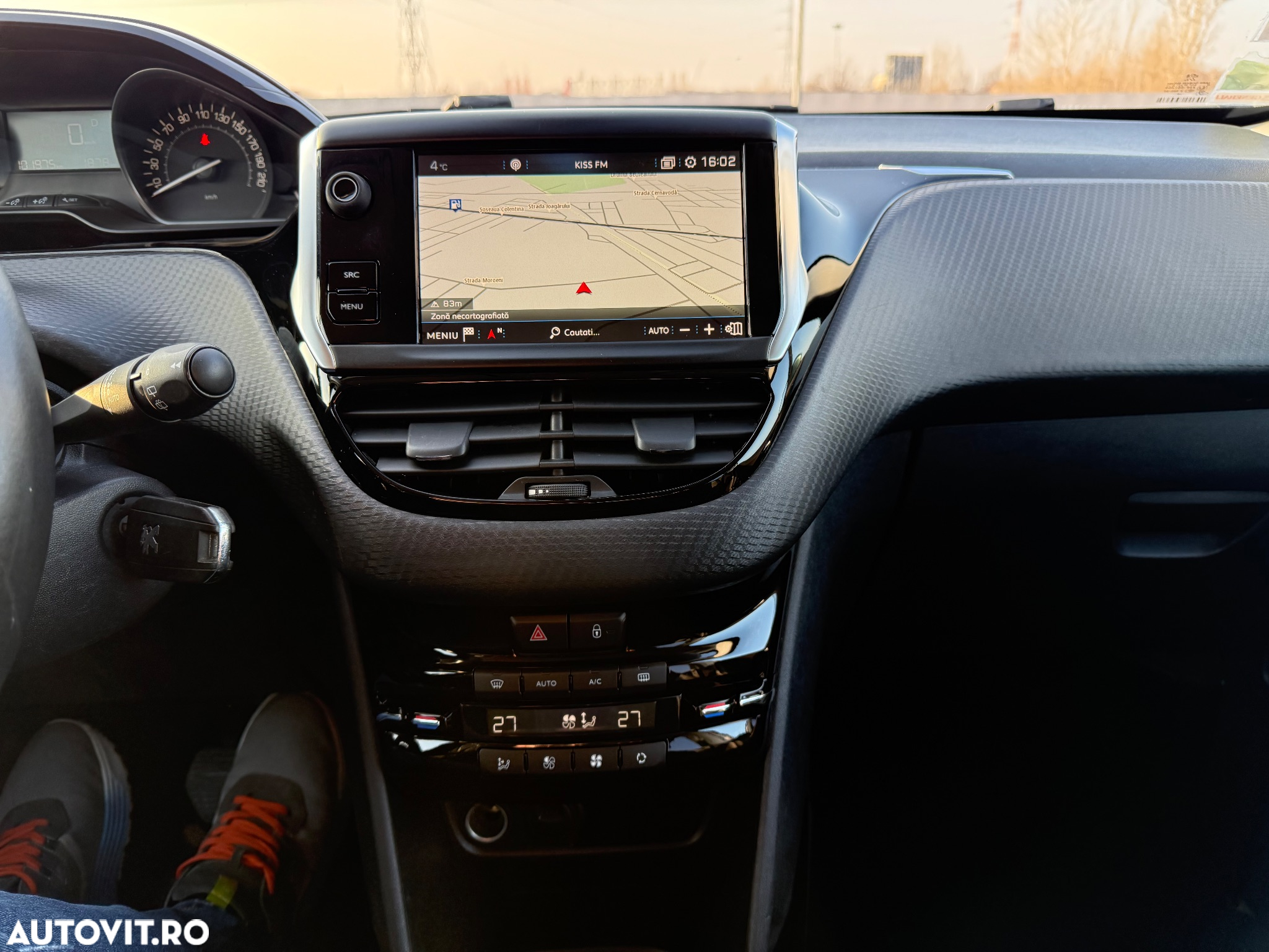 Peugeot 2008 PureTech 130 EAT8 Allure Pack - 16