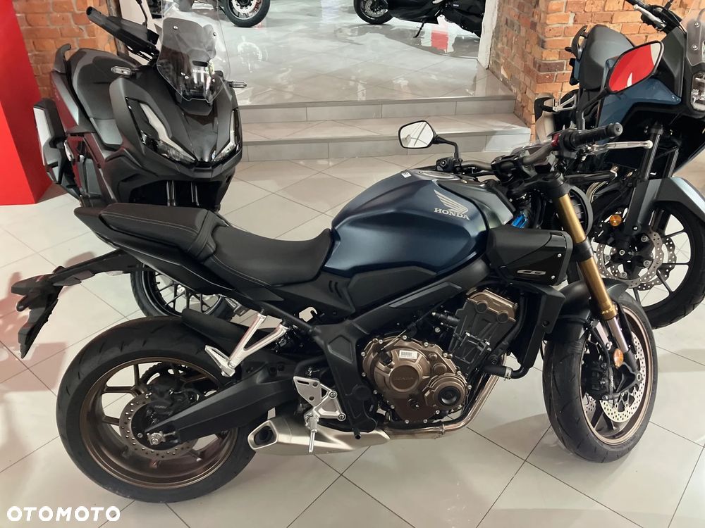 Honda CB - 3