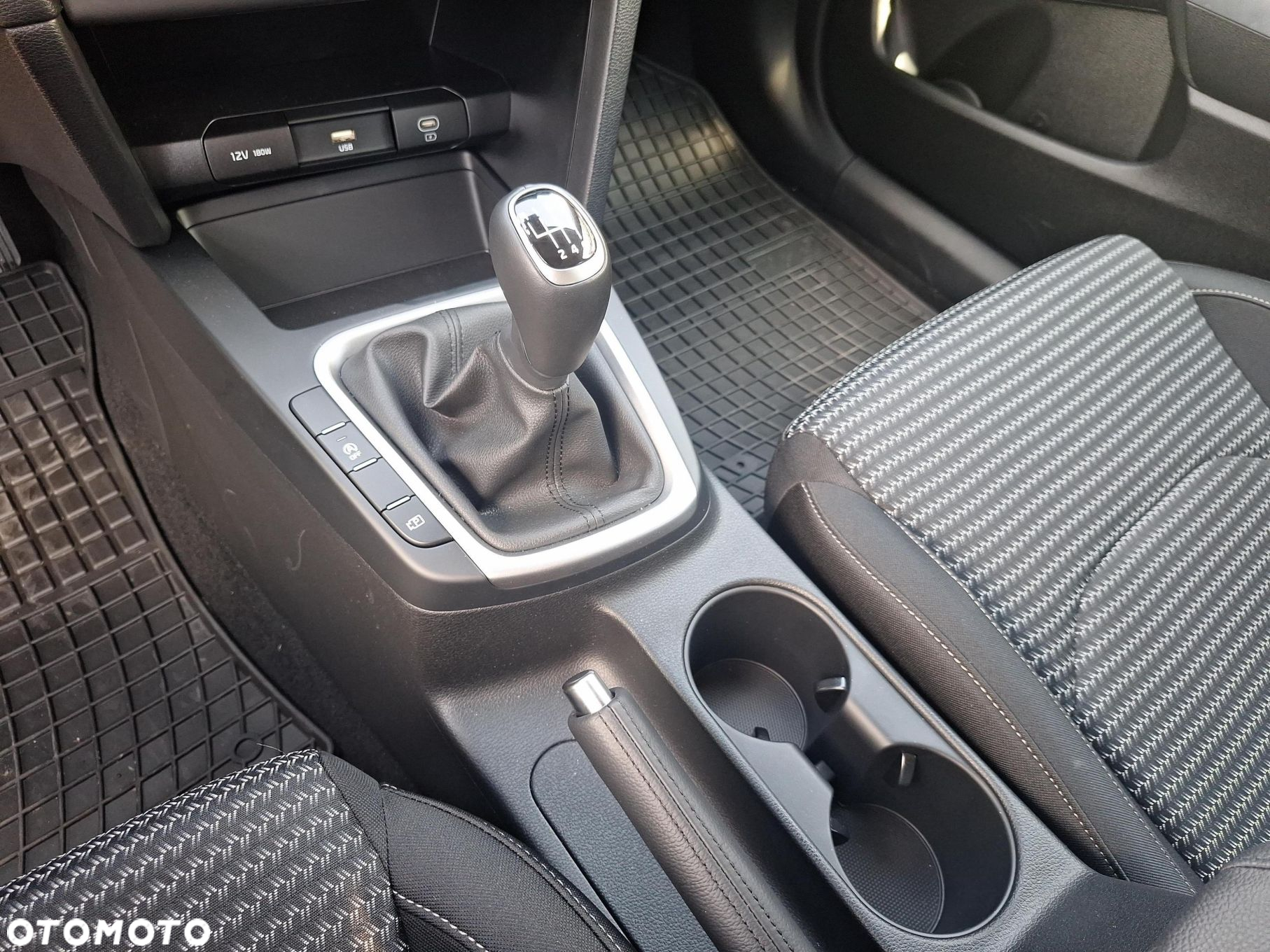 Kia Ceed 1.5 T-GDI M - 13