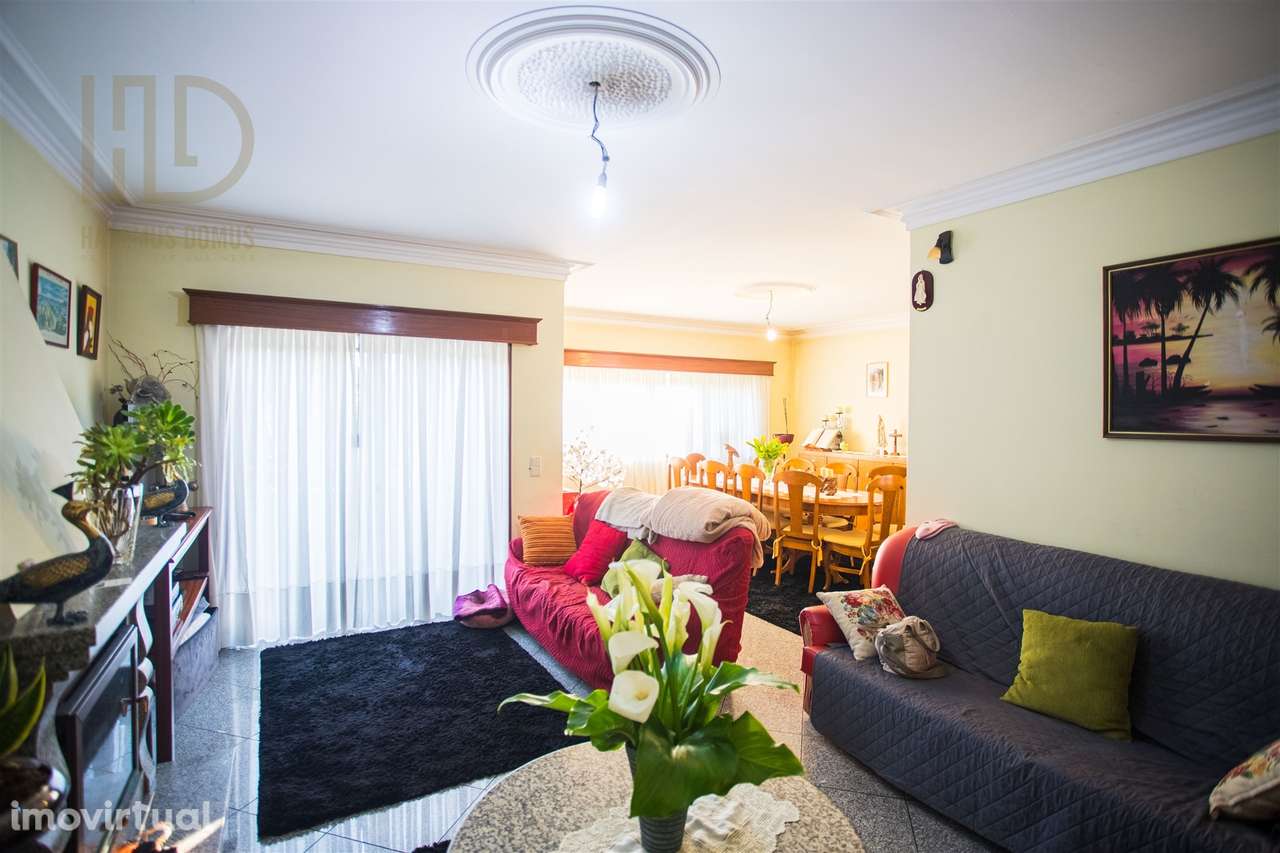 Moradia unifamiliar T4+1 com 351m2 em Pedroso - Grande imagem: 5/56