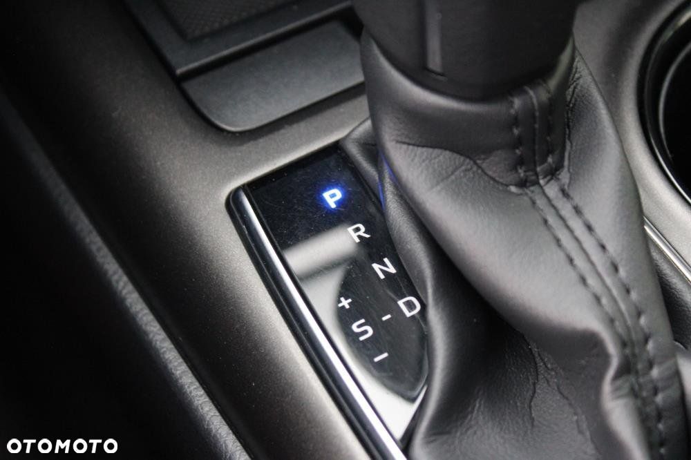 Toyota Camry - 16