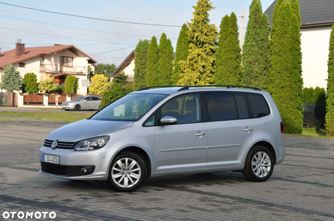 Volkswagen Touran - 11