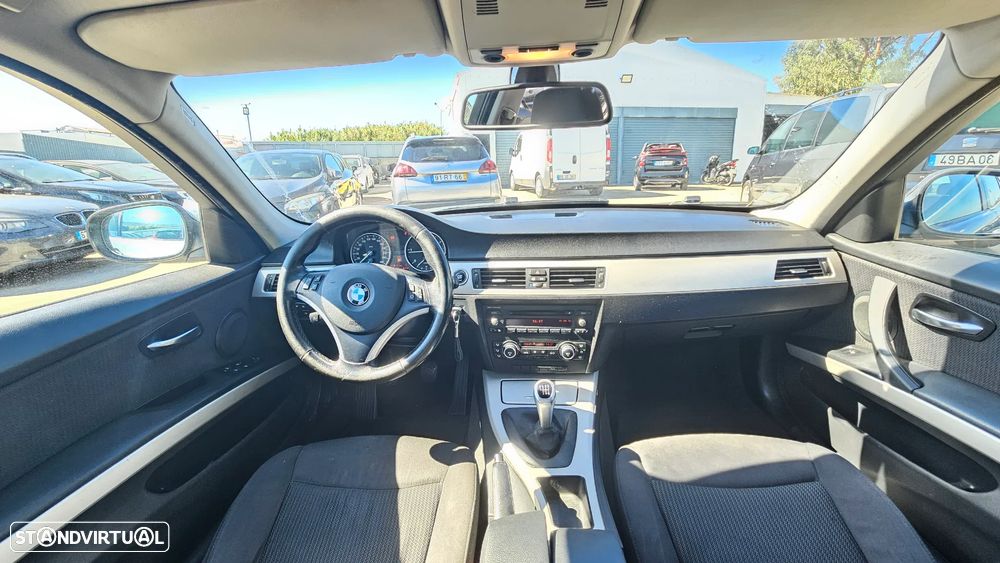 BMW 318 d Sport - 11