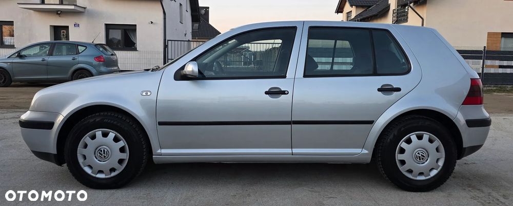 Volkswagen Golf - 9