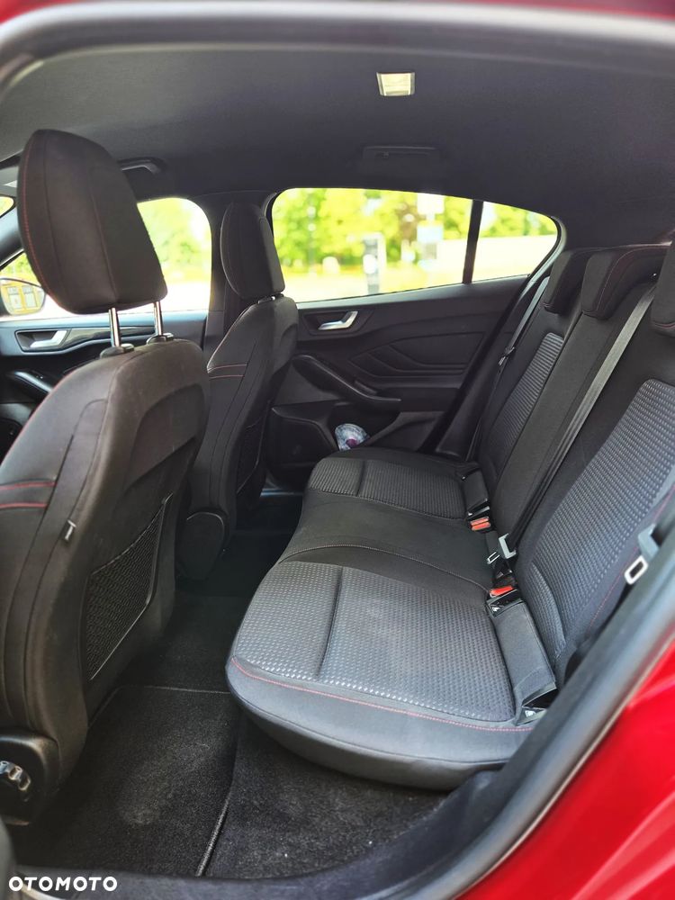 Ford Focus 1.5 EcoBlue Start-Stopp-System ST-LINE - 12