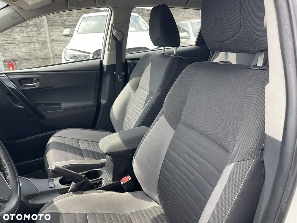 Toyota Auris Hybrid 135 Freestyle - 14