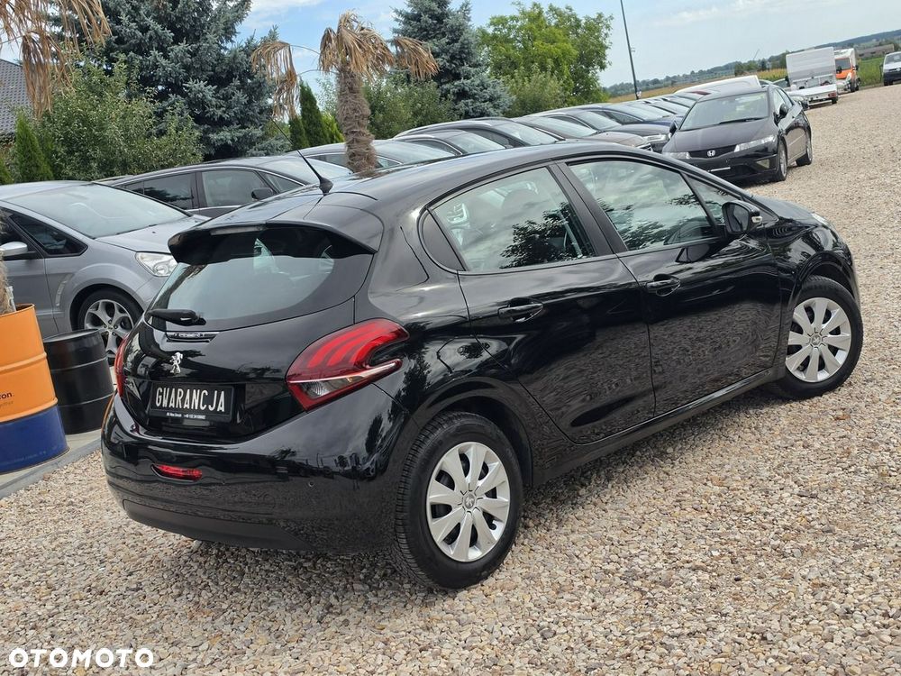 Peugeot 208 - 16