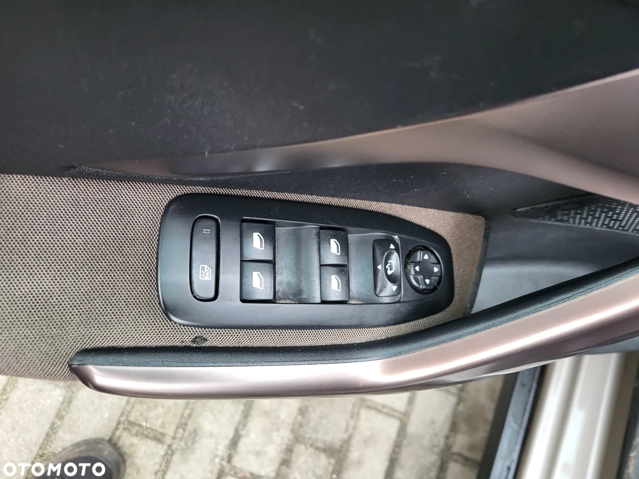 Peugeot 2008 e-HDi FAP 115 STOP & START Allure - 14