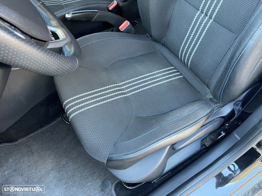 Renault Clio Sport Tourer 0.9 TCE GT Line - 25