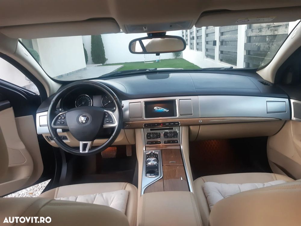 Jaguar XF 2.2D Luxury - 4