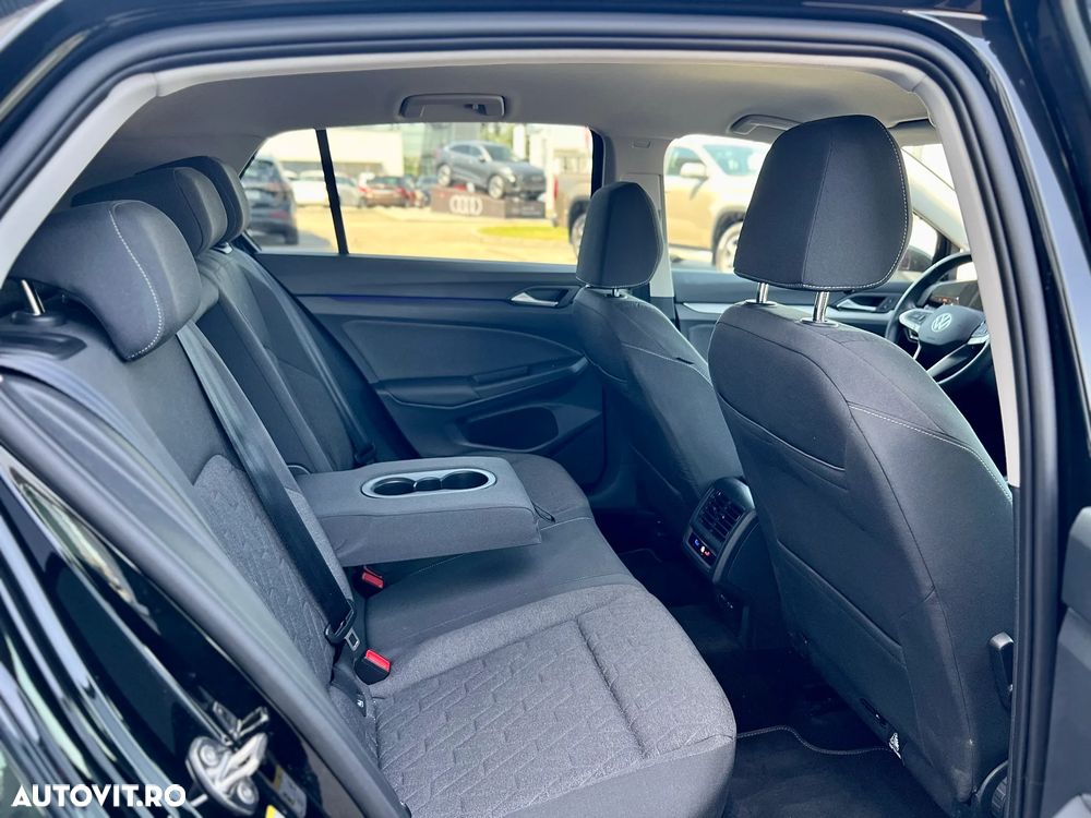 Volkswagen Golf - 34
