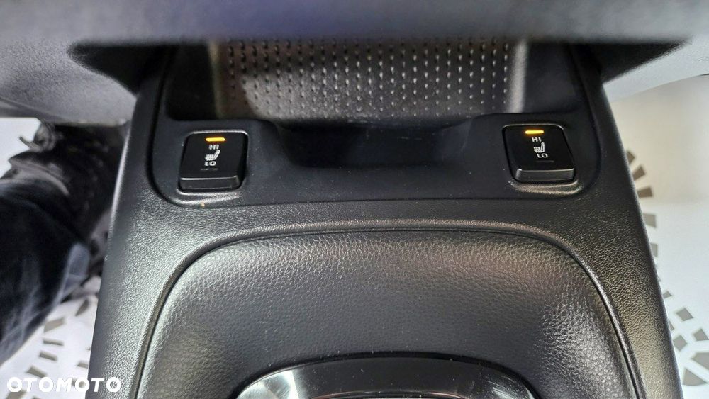 Toyota Corolla 1.8 Hybrid Comfort - 32