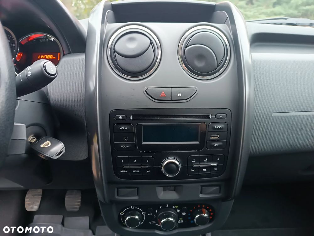 Dacia Duster 1.6 SCe Laureate S&S - 24