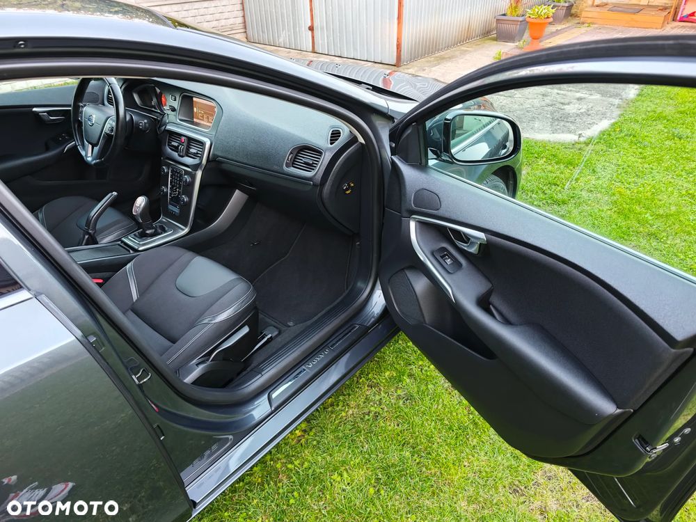 Volvo V40 D2 Momentum - 19