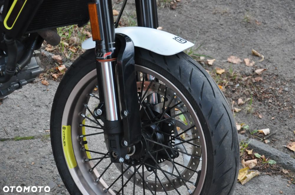 Husqvarna Vitpilen - 18