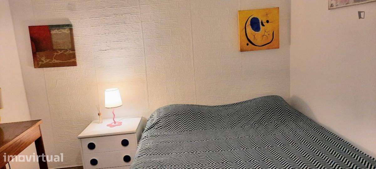 Quarto - localizado em Estrela Lisbon - Grande imagem: 5/9