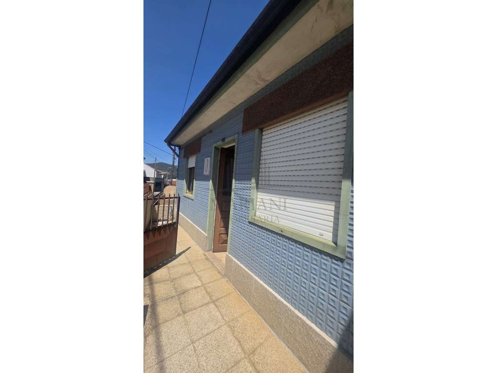 Moradia T2 + T2, em Gondomar - Oportunidade de Investimento - Grande imagem: 2/27