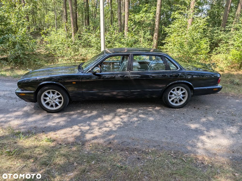 Jaguar XJ - 6
