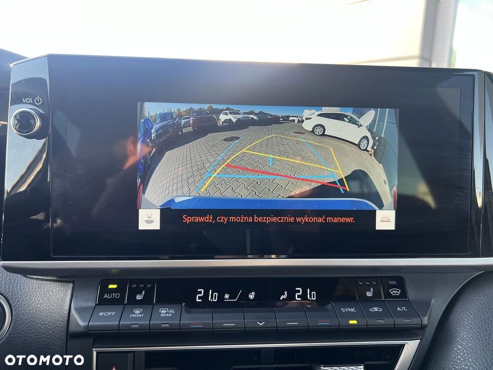 Toyota Camry - 23
