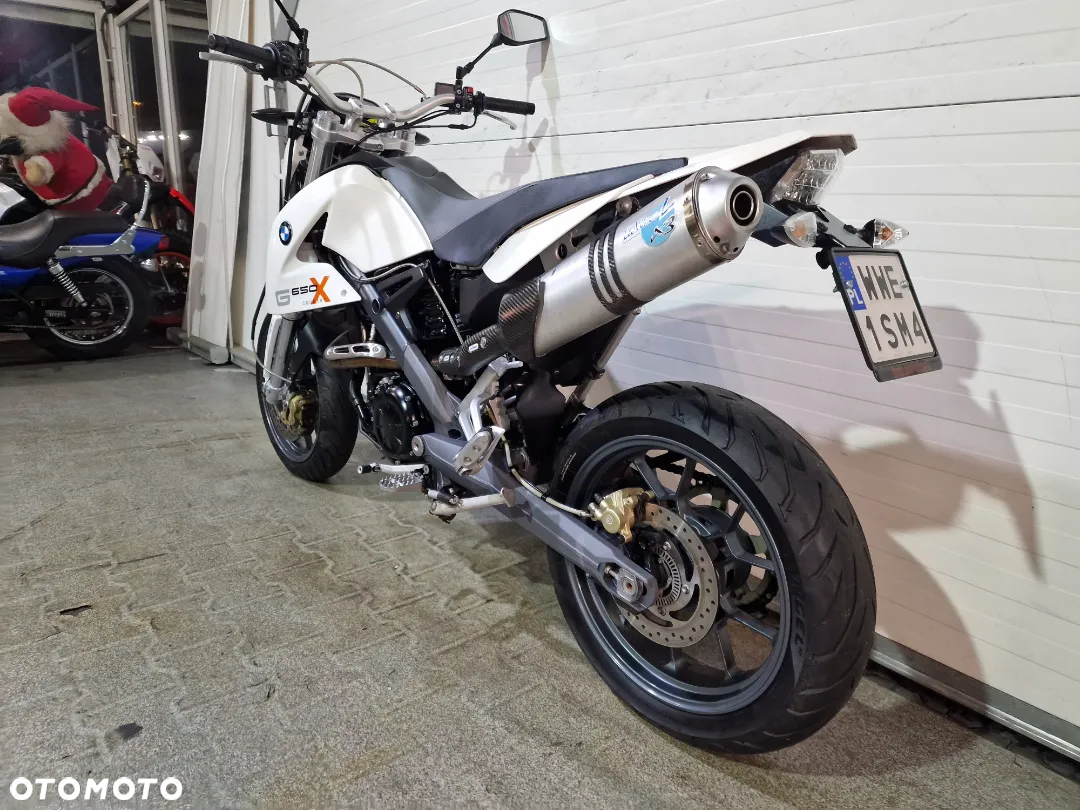 BMW G - 8