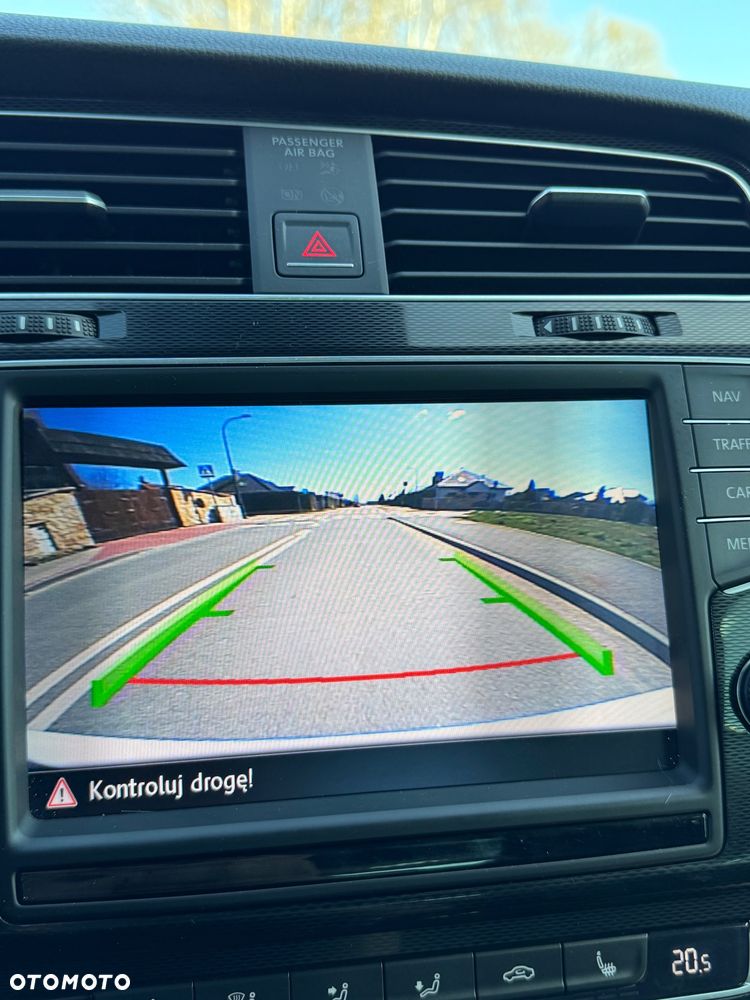 Volkswagen Golf - 23