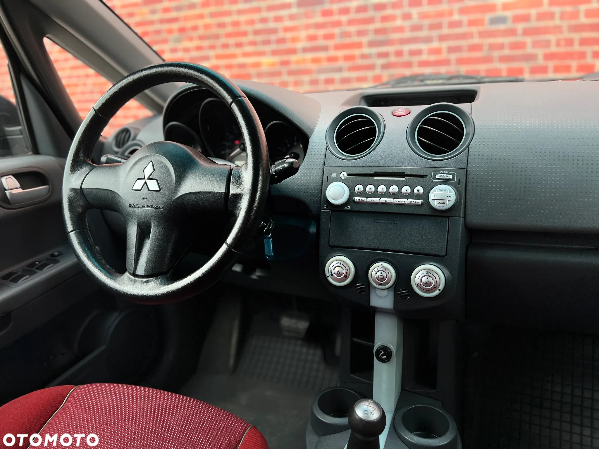 Mitsubishi Colt - 7