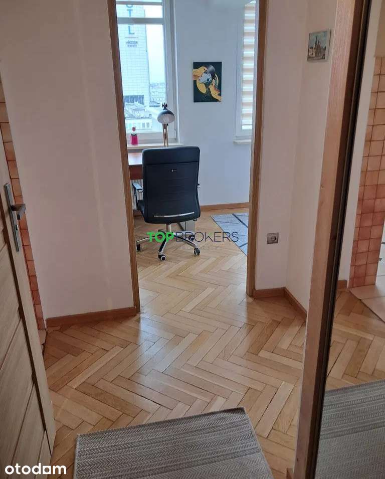 Trzy pokoje z osobną kuchnią w ścisłym centrum