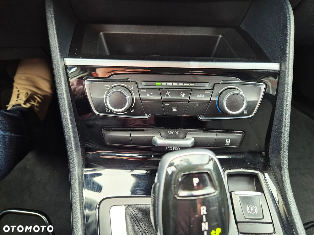 BMW Seria 2 218i - 30