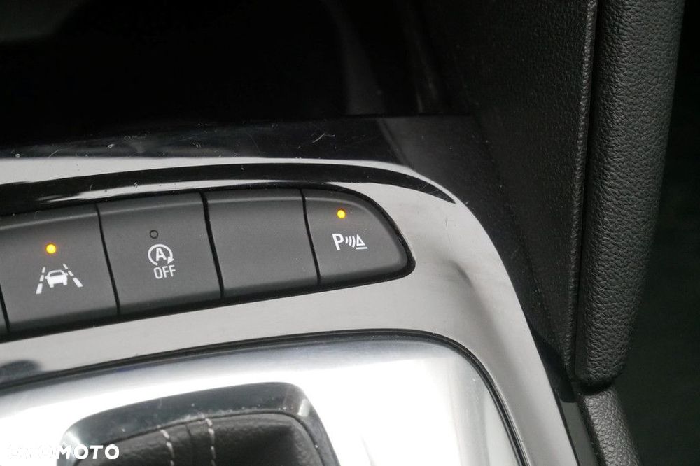 Opel Insignia - 19