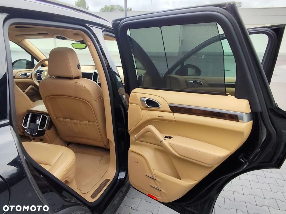 Porsche Cayenne S - 29