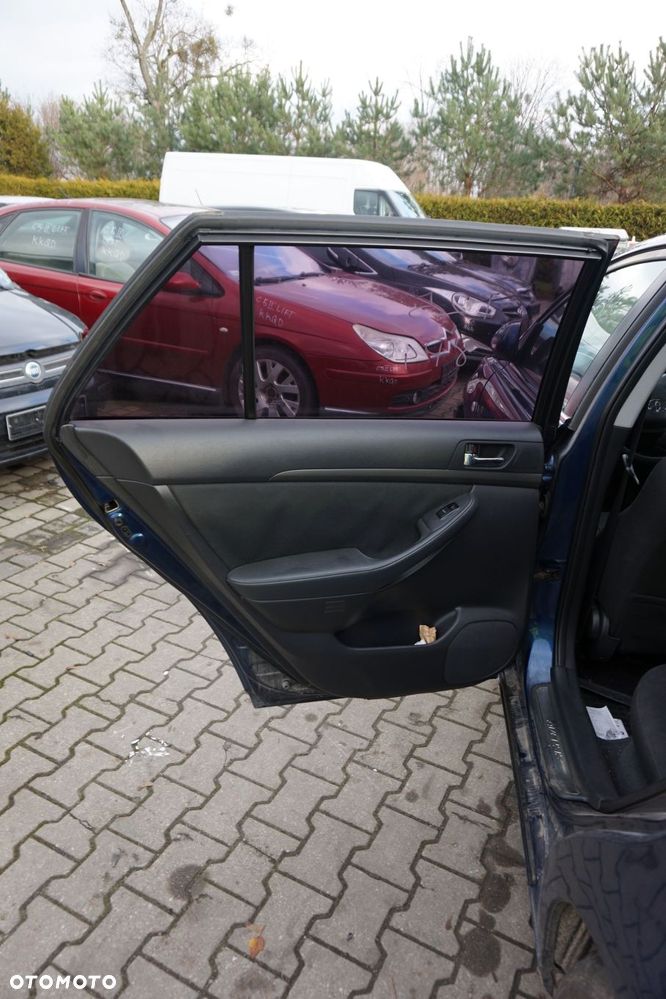 DRZWI TYLNE LEWE AVENSIS II T25 KOMBI 8P4  GRANATOWY TOYOTA 2003-2006 - 8