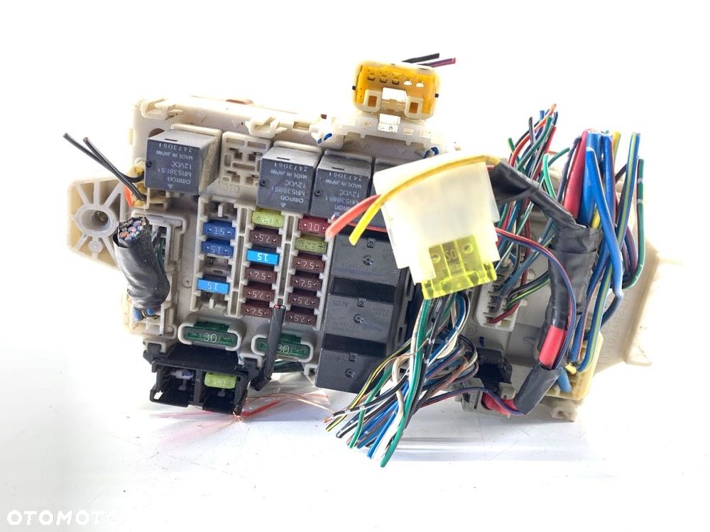 SKRZYNKA BEZPIECZNIKÓW  MITSUBISHI OUTLANDER I (CU_W) 2001 - 2008 2.0 (CU2W) 100 kW [136 KM] - 1