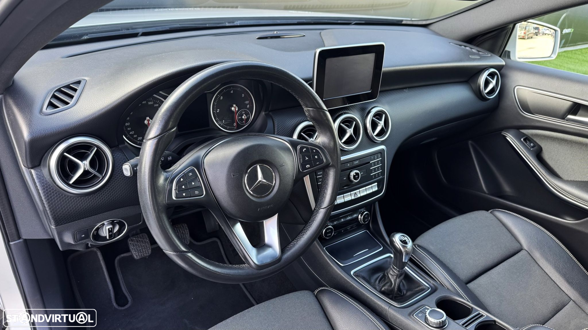 Mercedes-Benz A 180 d Urban - 10