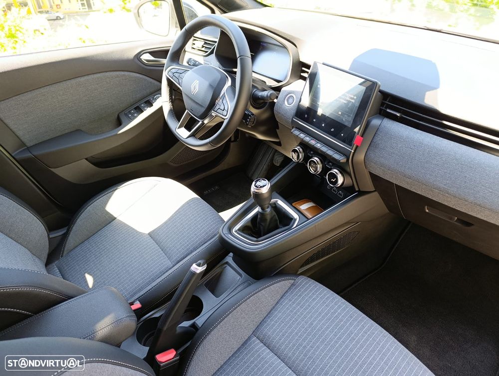Renault Clio 1.0 TCe Techno Bi-Fuel - 11