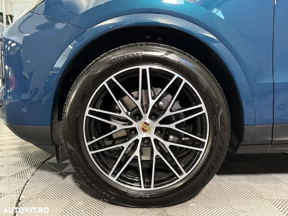 Porsche Cayenne - 14