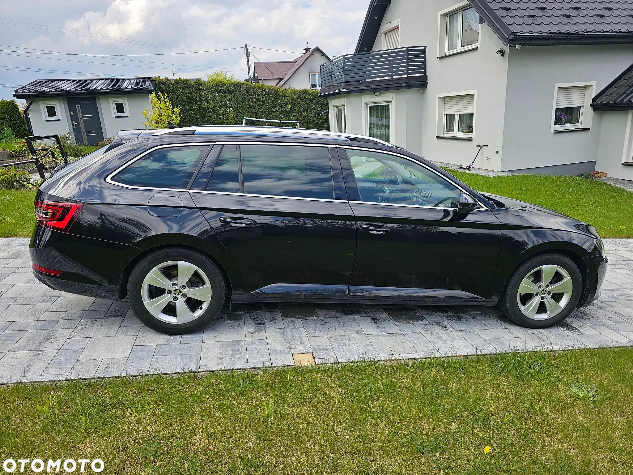 Skoda Superb 2.0 TDI Premium Edition - 23