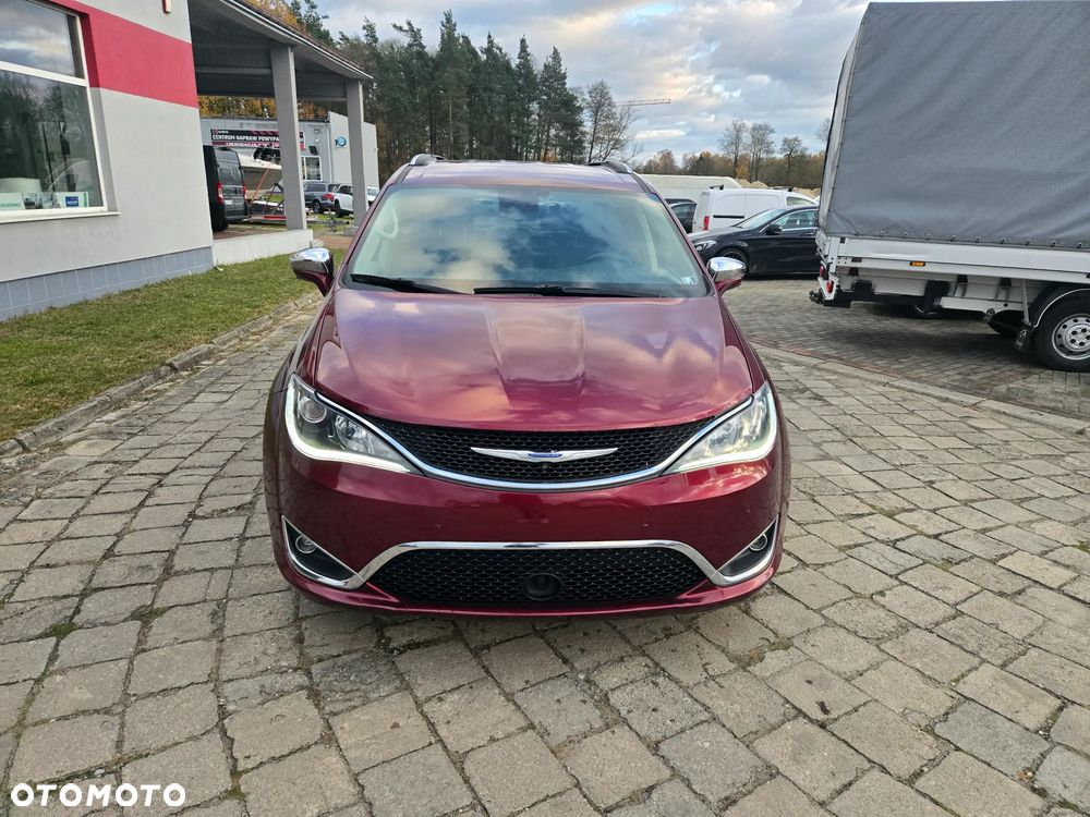 Chrysler Pacifica - 2