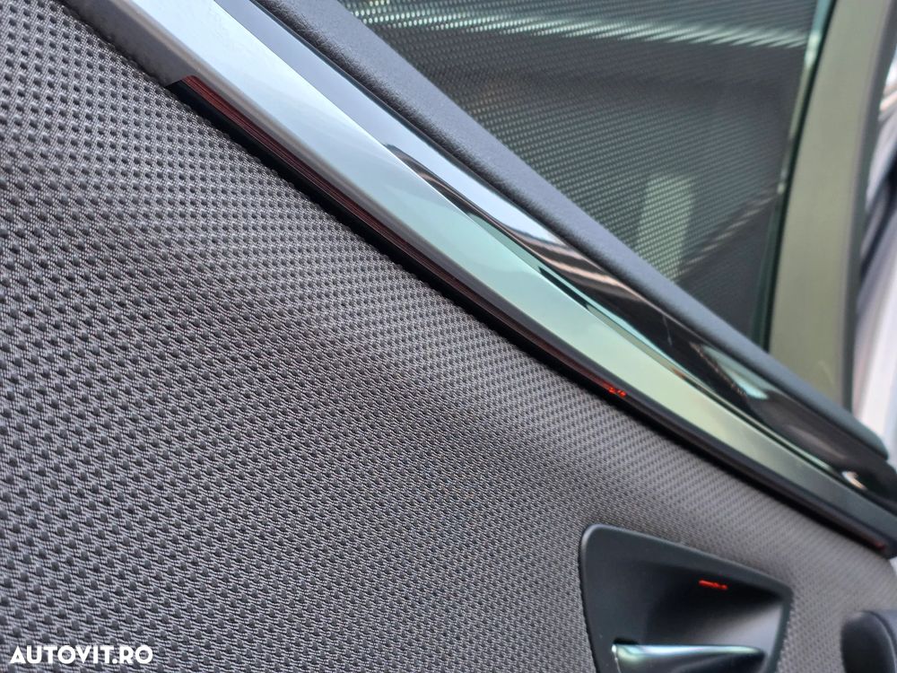 BMW Seria 5 520d Sport-Aut. - 32