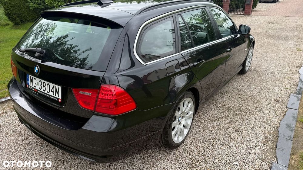 BMW Seria 3 325i xDrive Edition Exclusive - 16