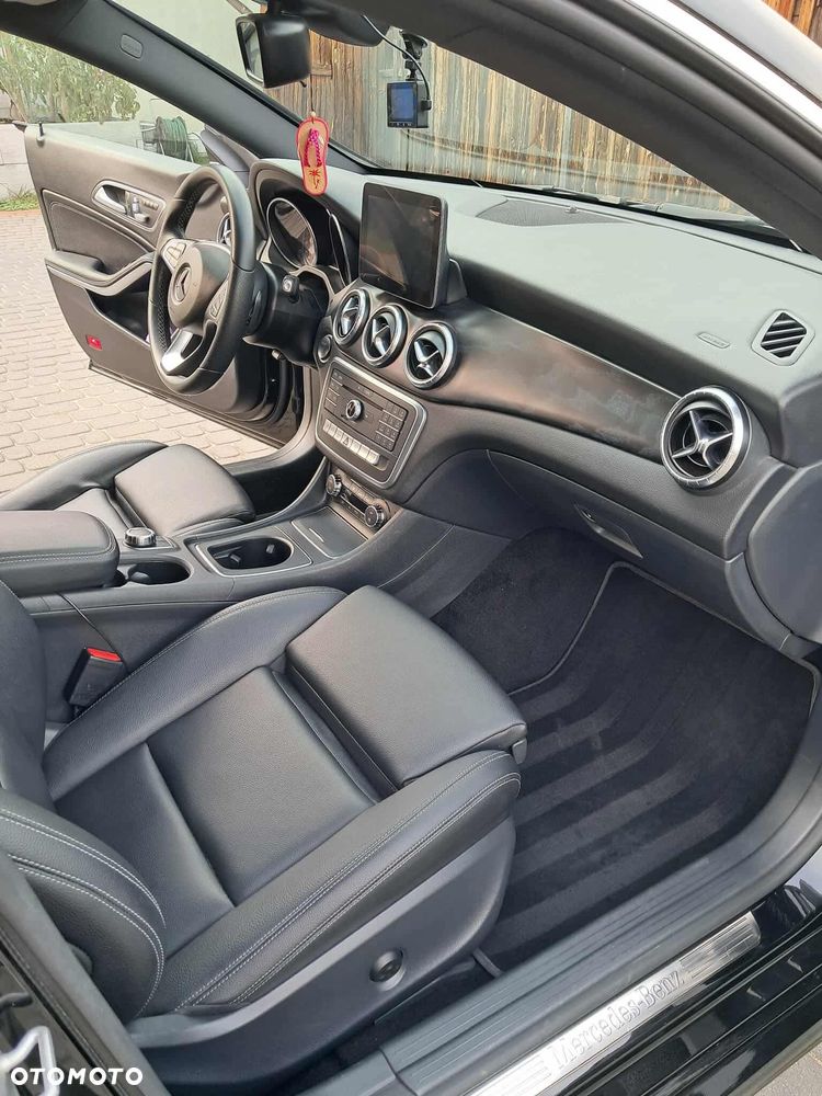 Mercedes-Benz CLA 250 4Matic 7G-DCT UrbanStyle Edition - 5