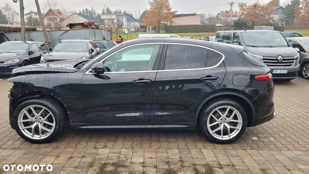 Alfa Romeo Stelvio 2.0 Turbo 16V AT8-Q4 Executive - 5
