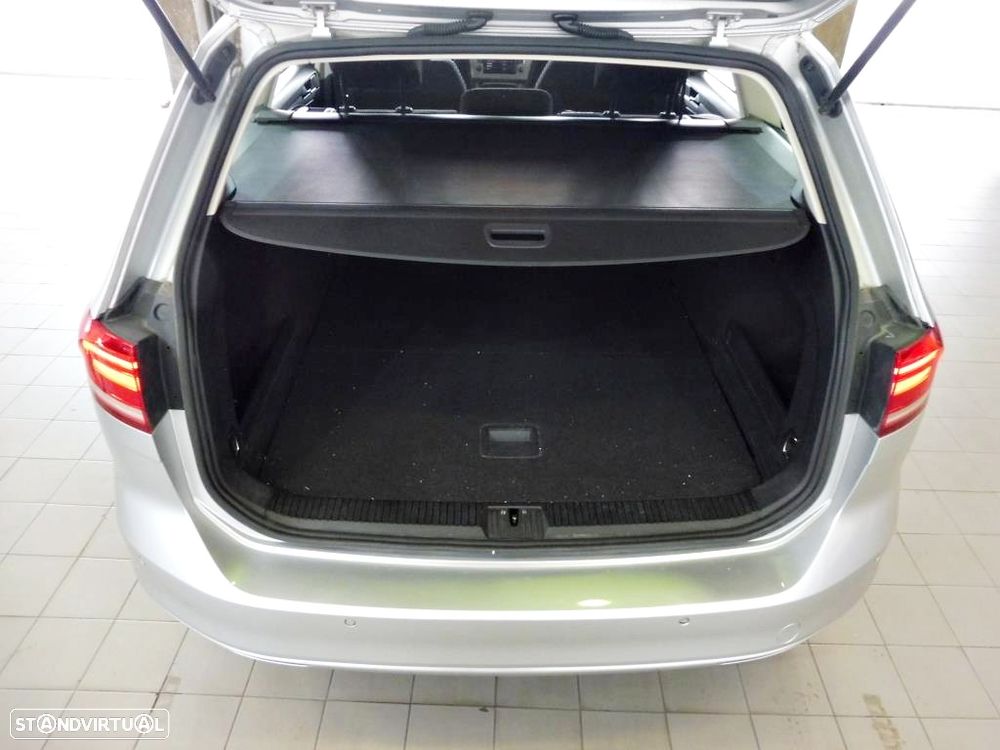 VW Passat Variant 1.6 TDI Confortline - 11